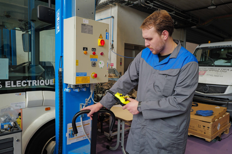 mécanicien poids lourd 2024