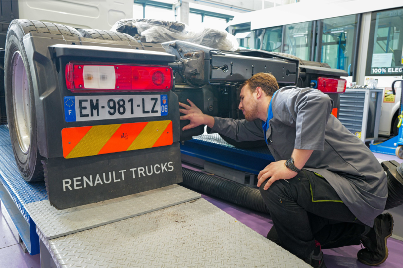 mécanicien poids lourd 2024