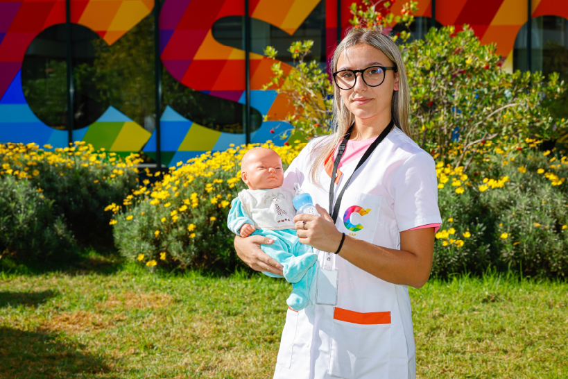 formation petite enfance - une apprentie au campus